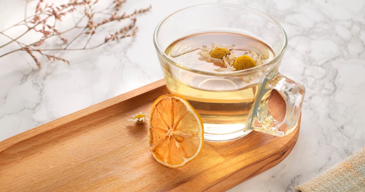 tisane sur fond de pierre
