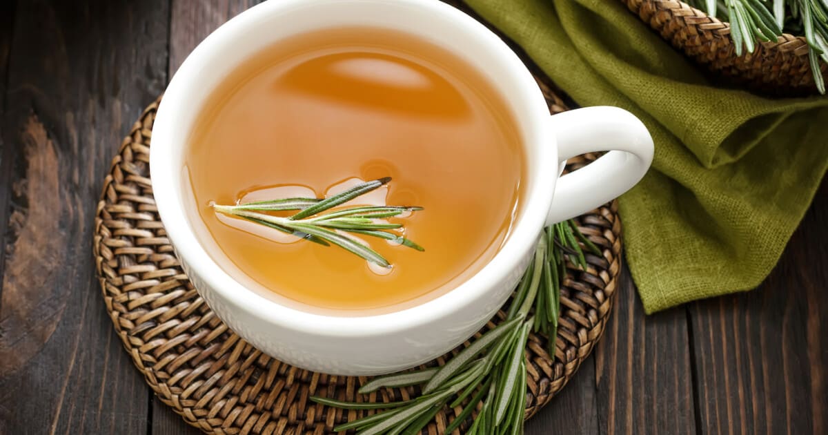 Infusion de romarin : les 5 bienfaits de cette tisane